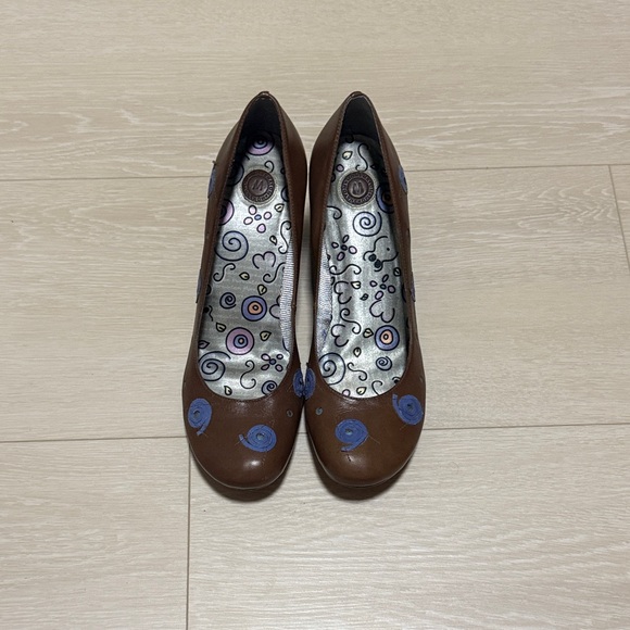 Vintage Morenatom Brown Heels with Blue Accents - Picture 2 of 13